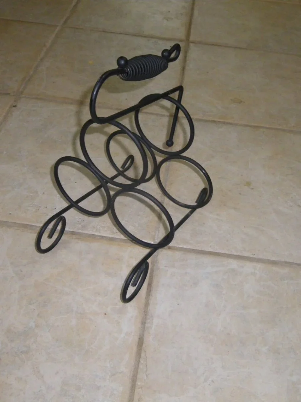 Small Metal Wire Minimalist Countertop 3 Bottle Wine Rack w/ Carrying Handle